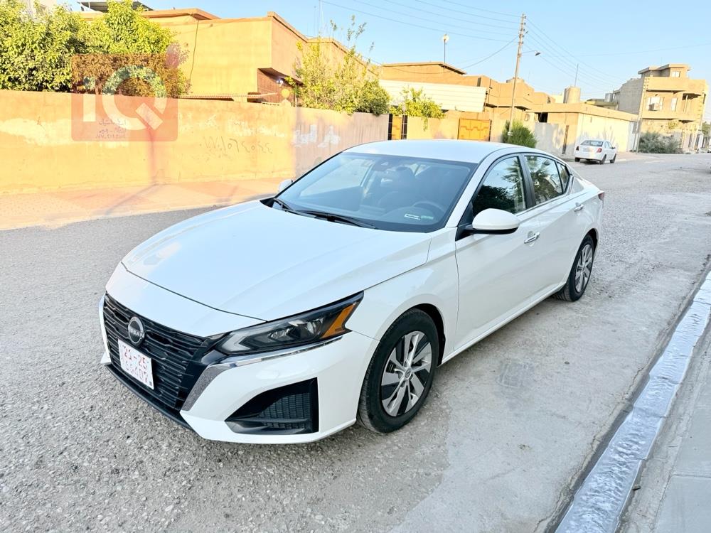 نيسان ألتيما